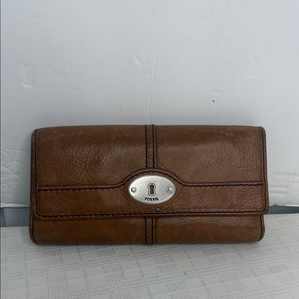 Fossil British tan  Pebble Leather Triple Compartments Bifold Clutch Wallet